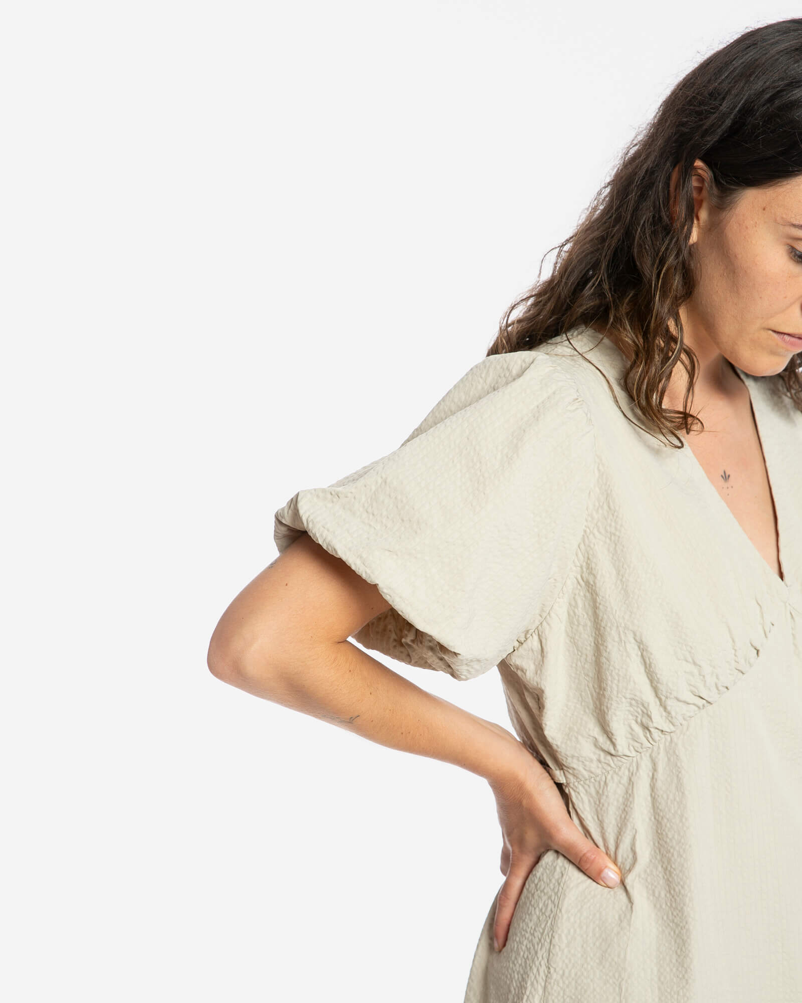 V-Neck Dress sand